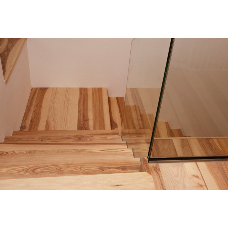 Stiegenverkleidung von Aigner Holz