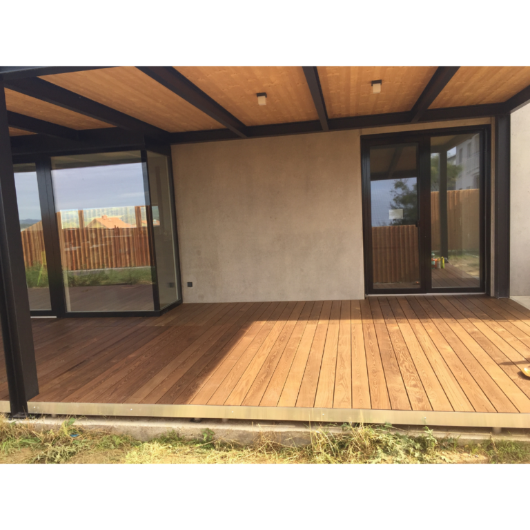 Thermoesche-Terrasse von Aigner Holz