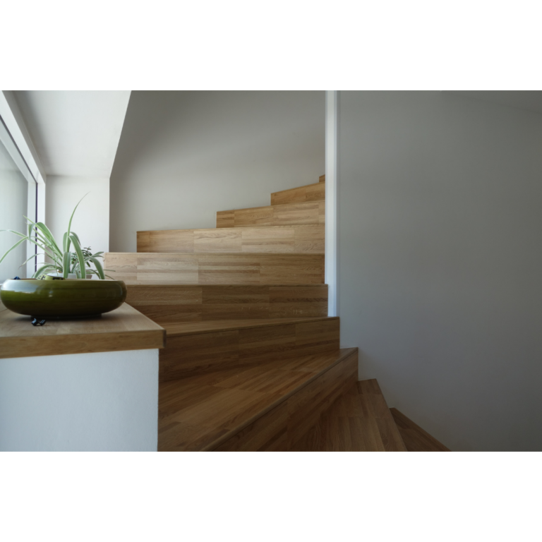 Stiegenverkleidung von Aigner Holz