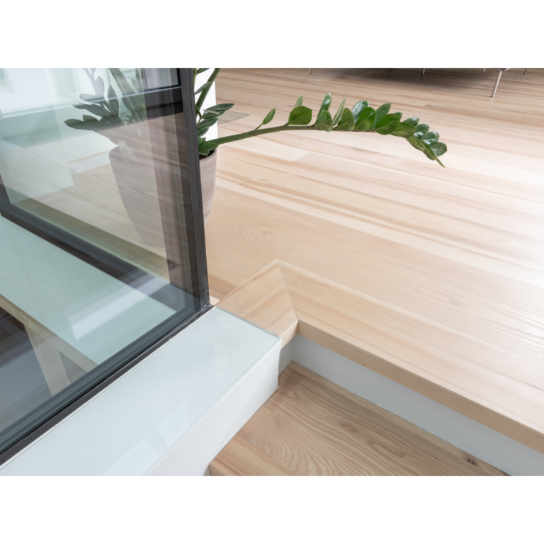 Massivdiele Esche von Aigner Holz