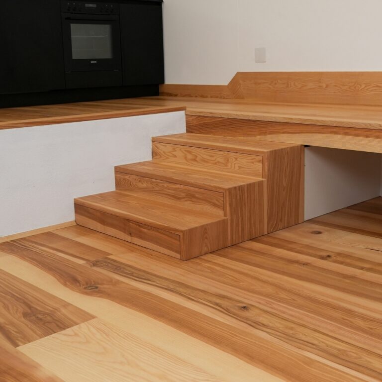 Stiegenverkleidung von Aigner Holz