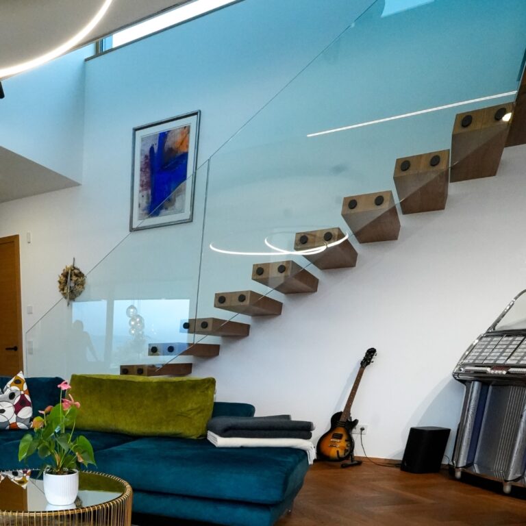 Stiegenverkleidung von Aigner Holz