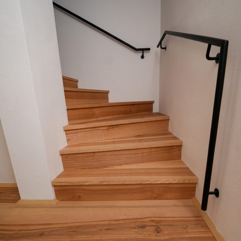 Stiegenverkleidung von Aigner Holz