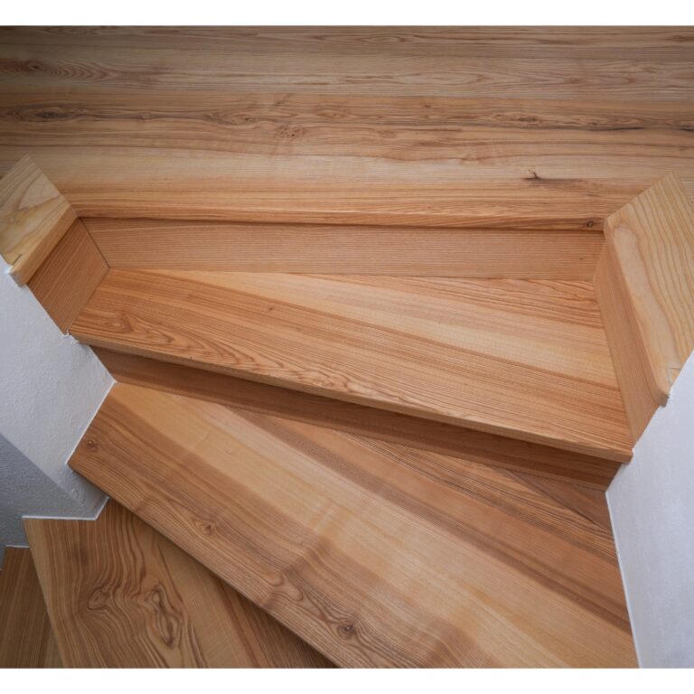 Stiegenverkleidung von Aigner Holz